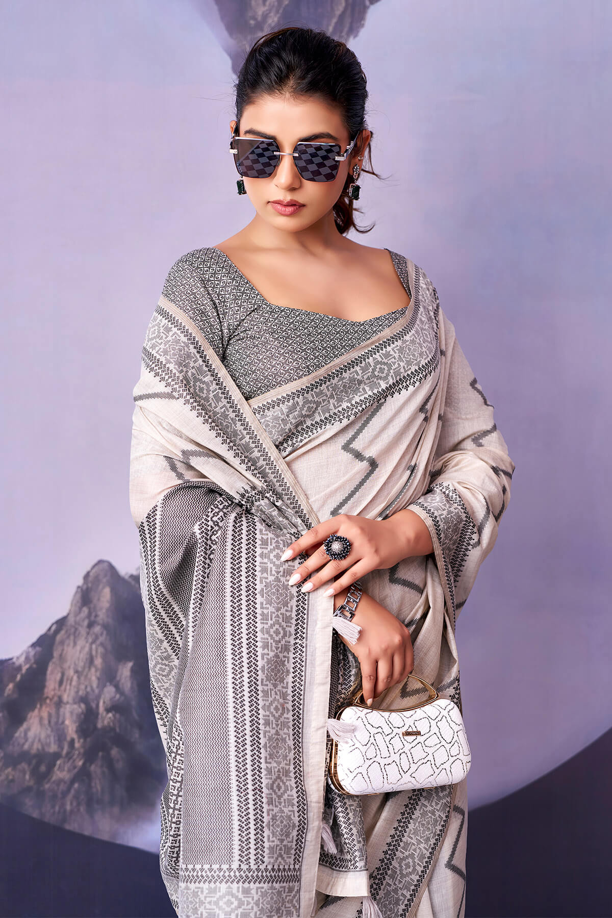 Ebullience White and Black Cotton Silk Saree With Scrupulous Blouse Piece