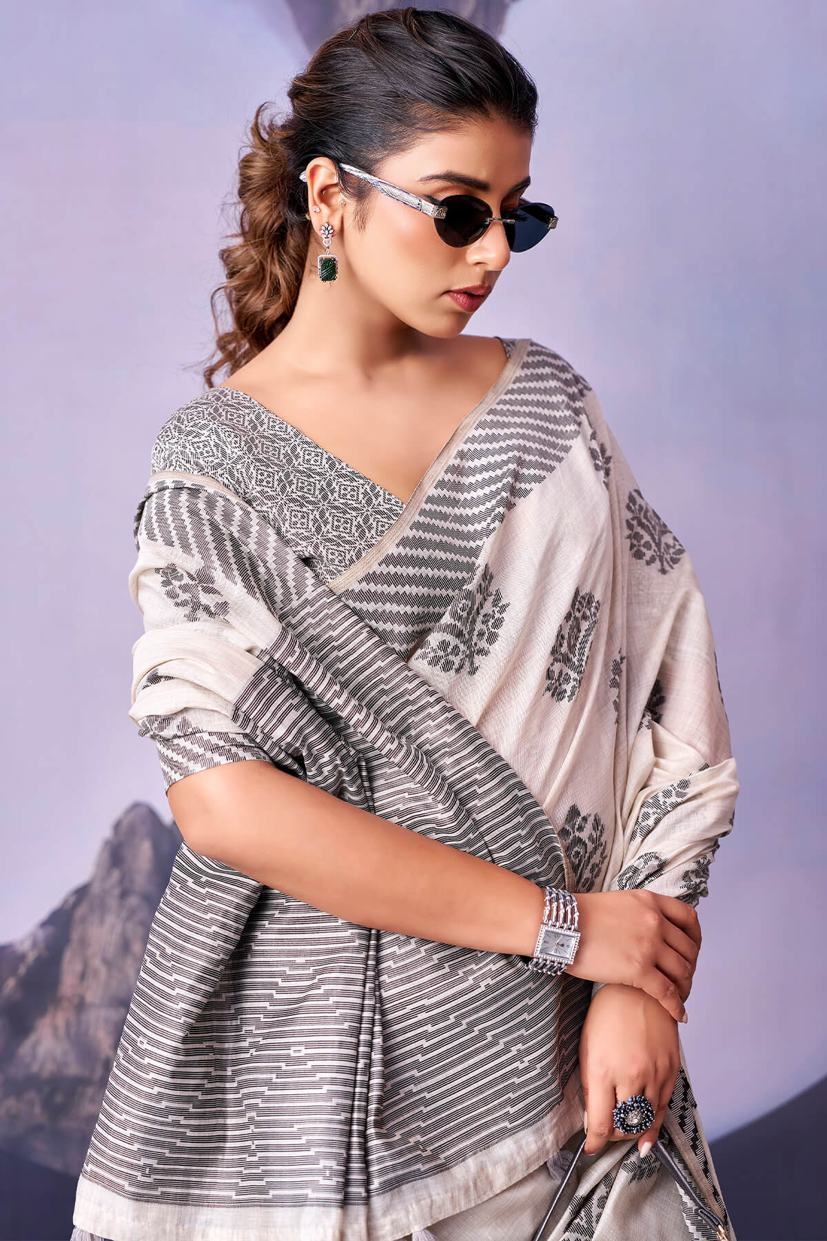 Amazing White and Black Cotton Silk Saree With Lassitude Blouse Piece