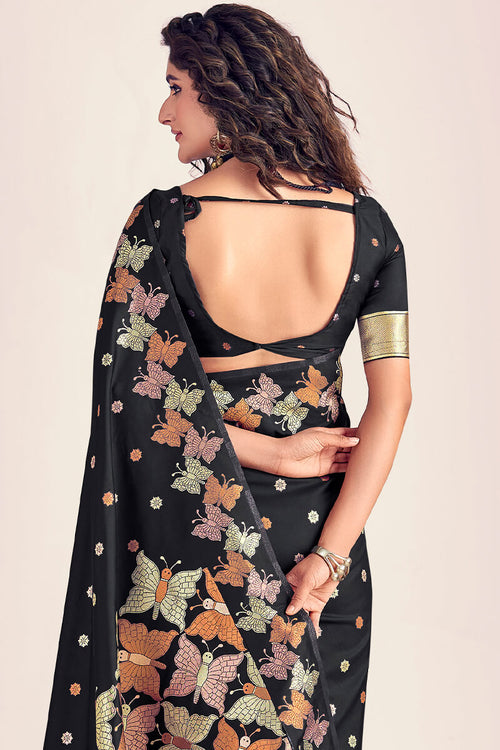 Load image into Gallery viewer, Eye-catching Black Soft Banarasi Silk Saree With Blooming Blouse Piece
