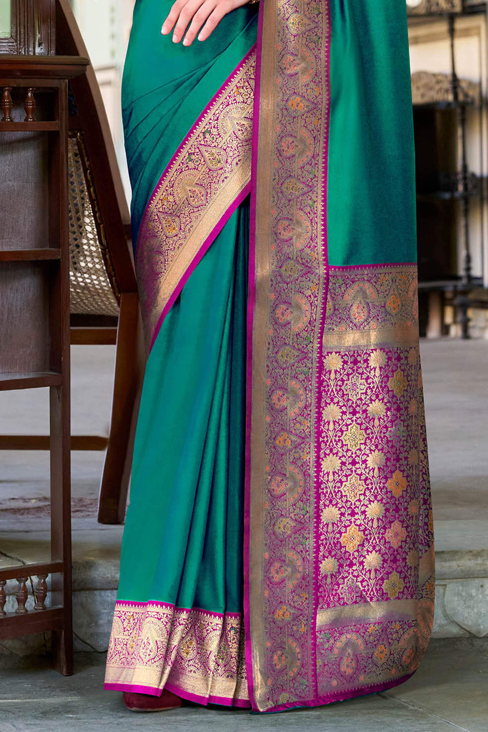 Winsome Rama Soft Banarasi Silk Saree With Chatoyant Blouse Piece