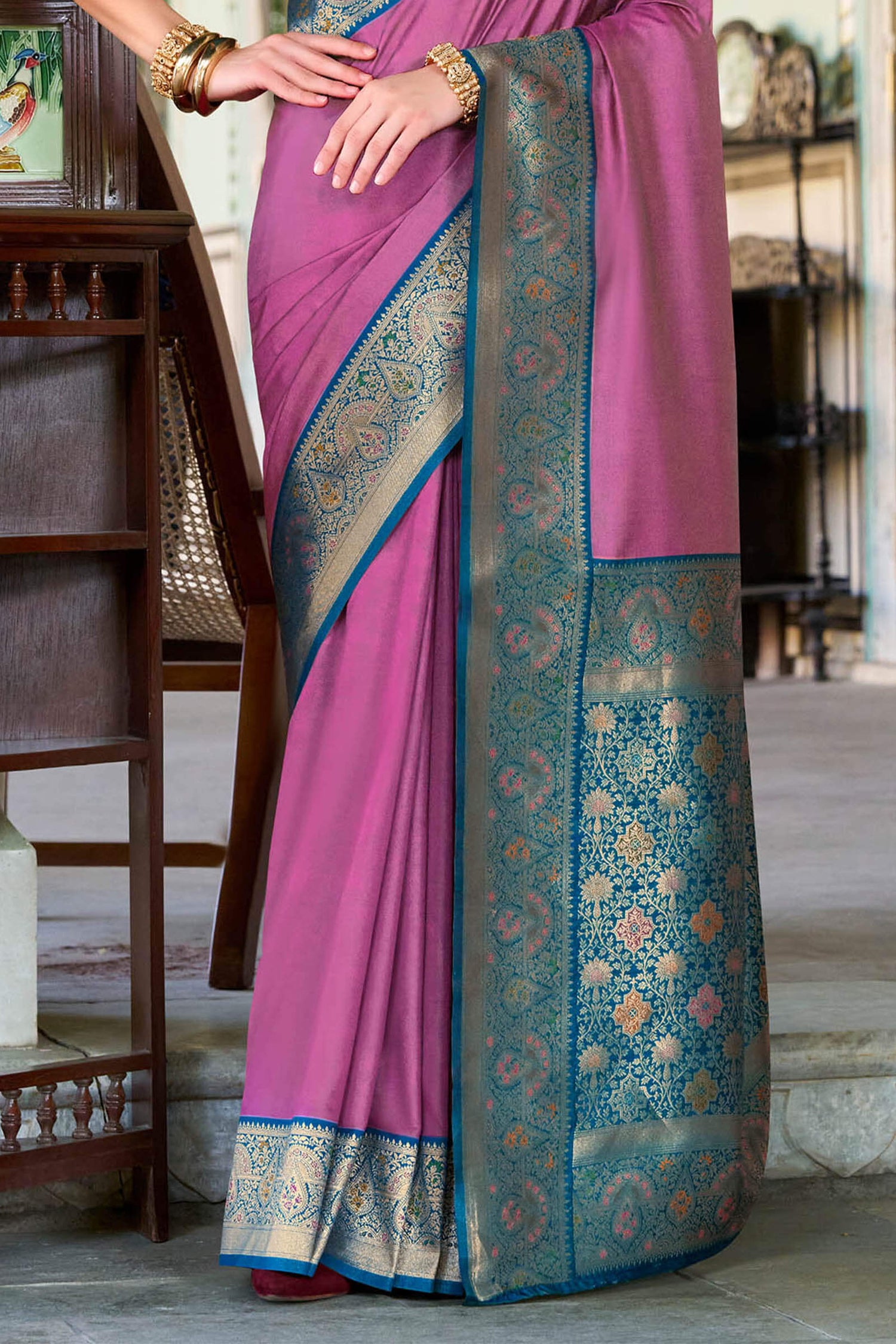 Appealing Lavender Soft Banarasi Silk Saree With Lassitude Blouse Piece