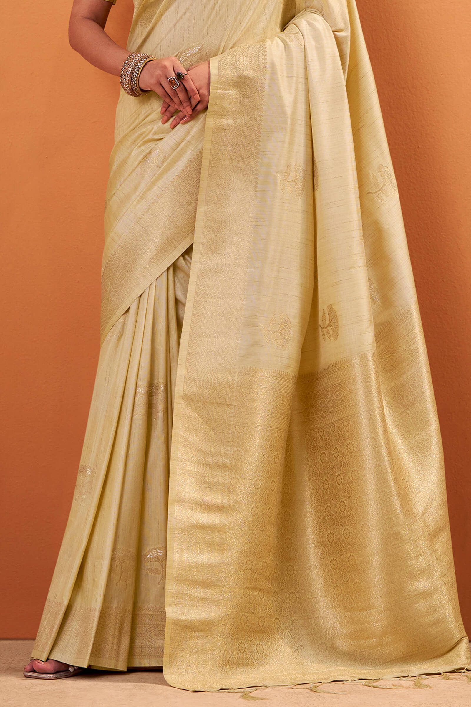 Brood Beige Banarasi Tussar Silk Saree With Proficient Blouse Piece