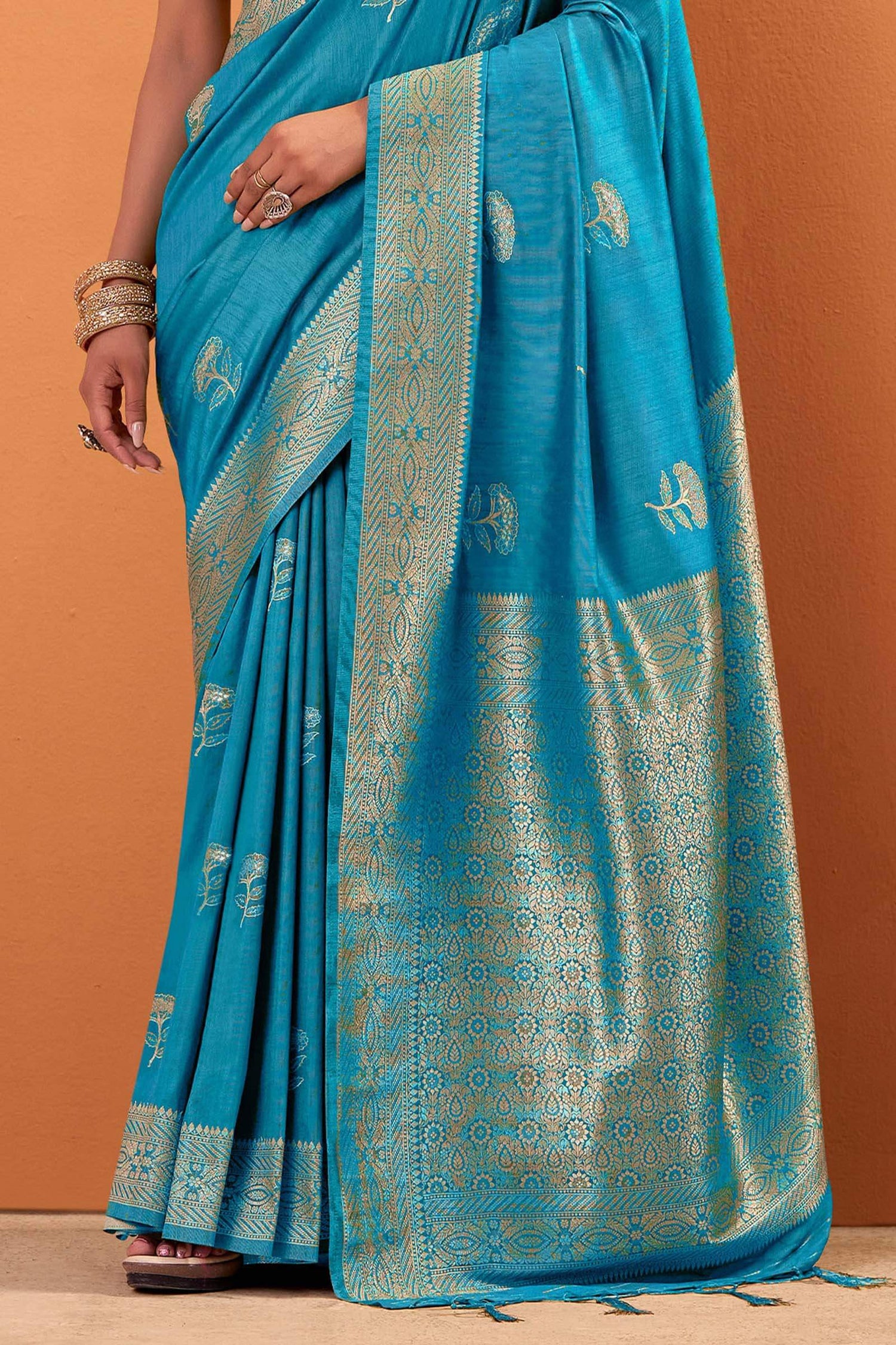 Supernal Firozi Banarasi Tussar Silk Saree With Rhapsody Blouse Piece