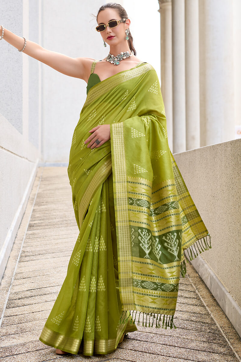 Verdant Green Soft Banarasi Silk Saree With Eclat Blouse Piece