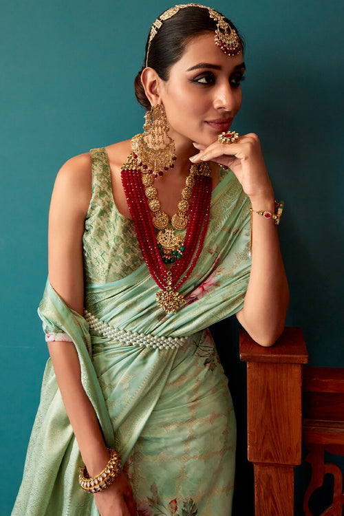 Load image into Gallery viewer, Dazzling Green Soft Banarasi Silk Saree With Mesmerising Blouse Piece
