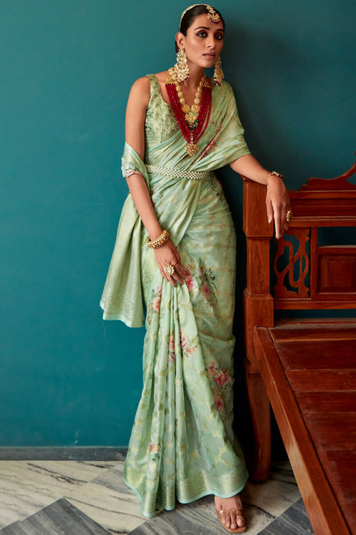 Load image into Gallery viewer, Dazzling Green Soft Banarasi Silk Saree With Mesmerising Blouse Piece
