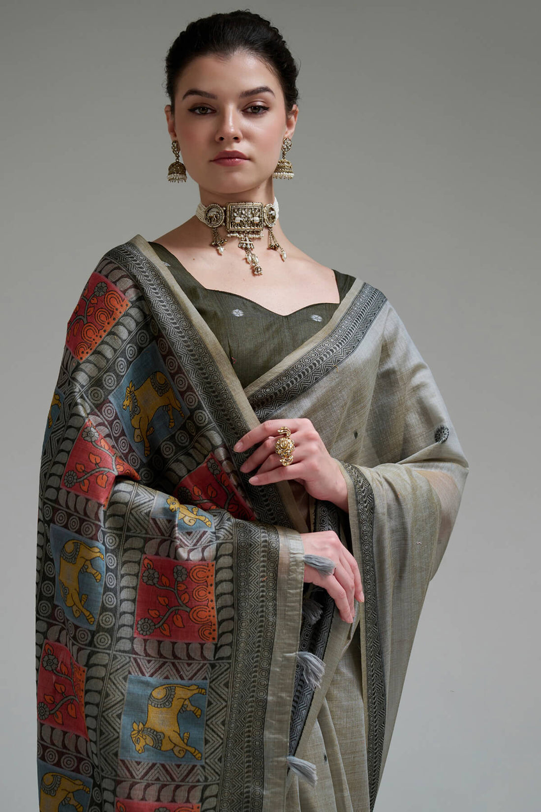 Lustrous Grey Jamdani Cotton Silk Saree With Cynosure Blouse Piece