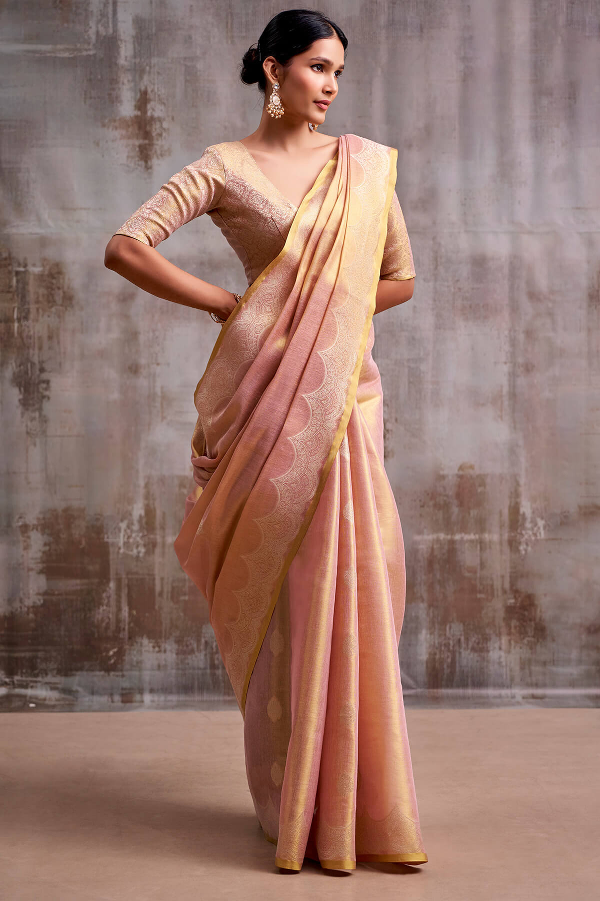 Tantalizing Pink Banarasi Tissue Silk Saree With Classic Blouse Piece