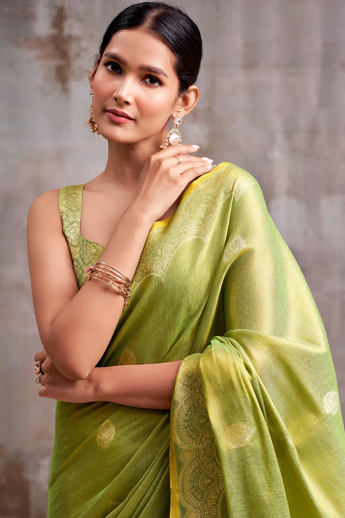 Gorgeous Green Banarasi Tissue Silk Saree With Improbable Blouse Piece