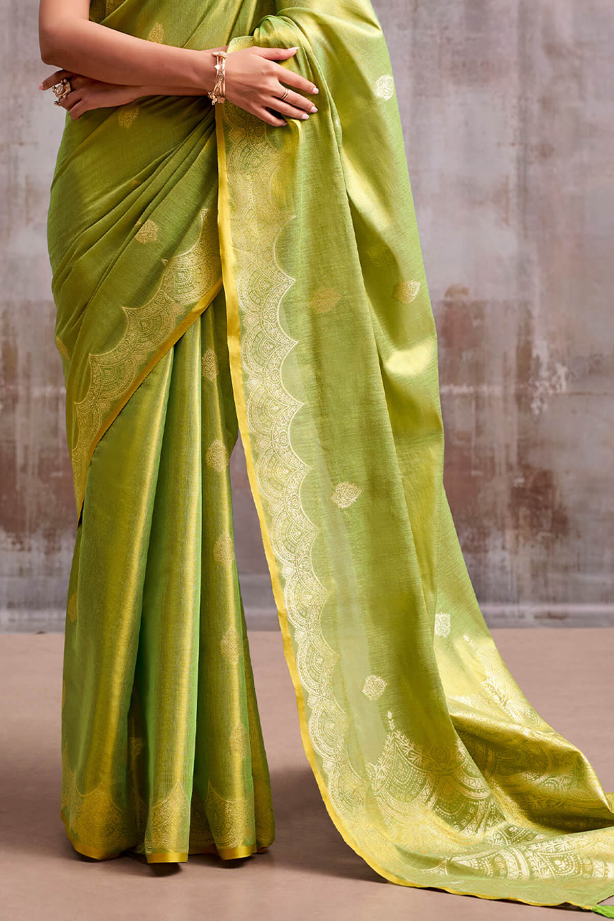 Gorgeous Green Banarasi Tissue Silk Saree With Improbable Blouse Piece
