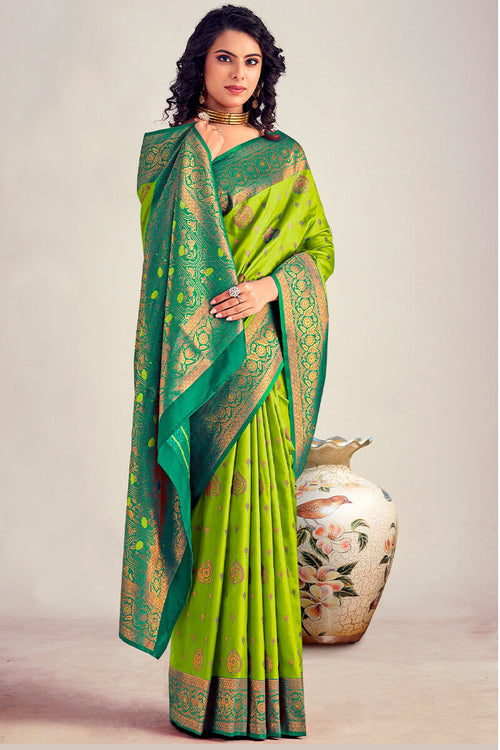 Load image into Gallery viewer, Stylish Parrot Soft Banarasi Silk Saree With Wonderful Blouse Piece
