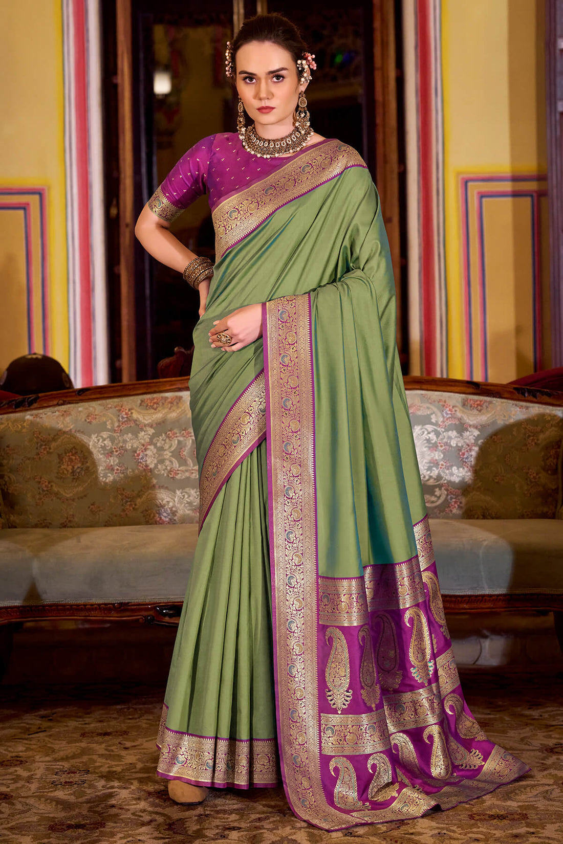 Blissful Green Soft Banarasi Silk Saree With Pleasurable Blouse Piece