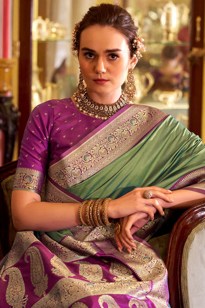 Blissful Green Soft Banarasi Silk Saree With Pleasurable Blouse Piece