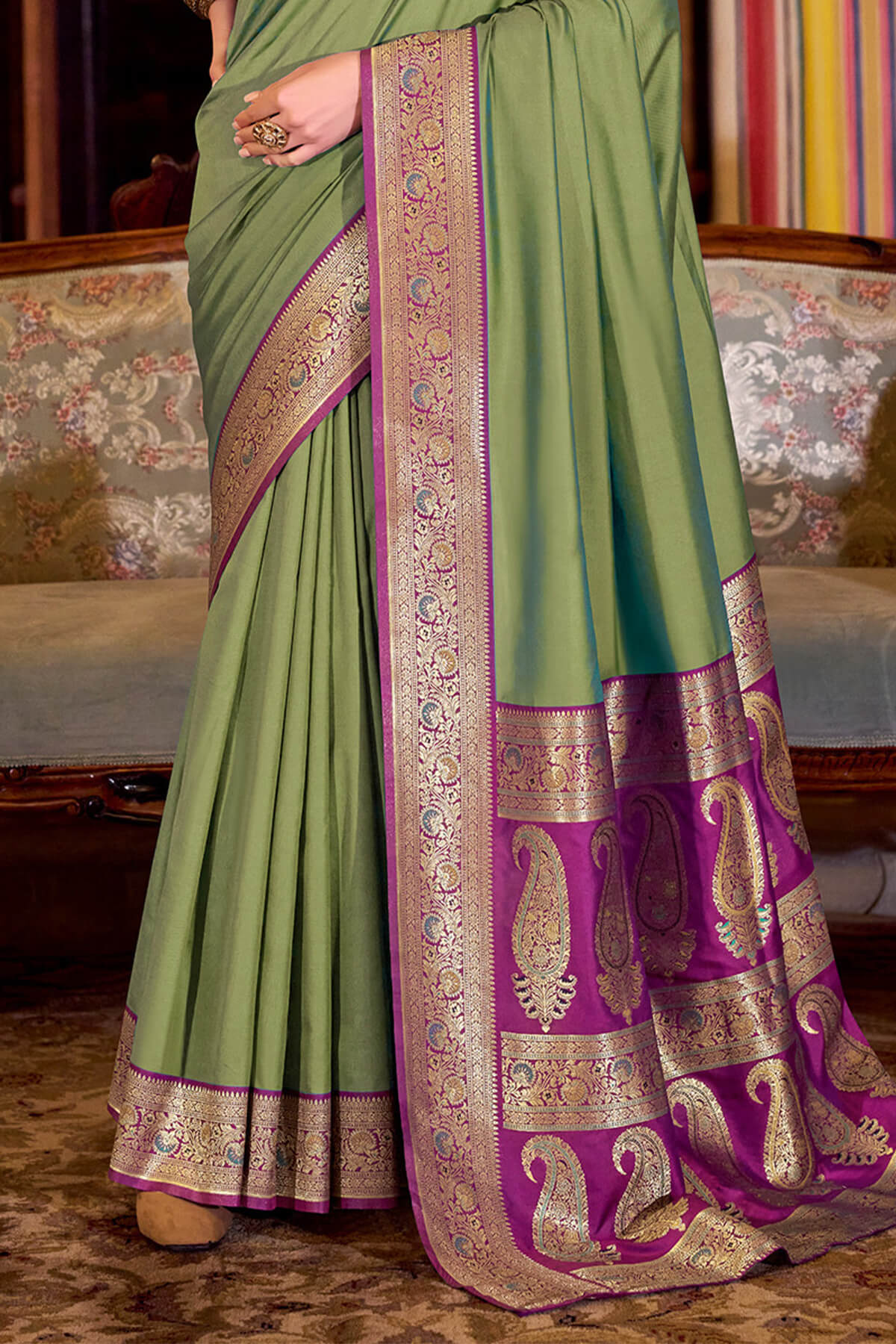 Blissful Green Soft Banarasi Silk Saree With Pleasurable Blouse Piece