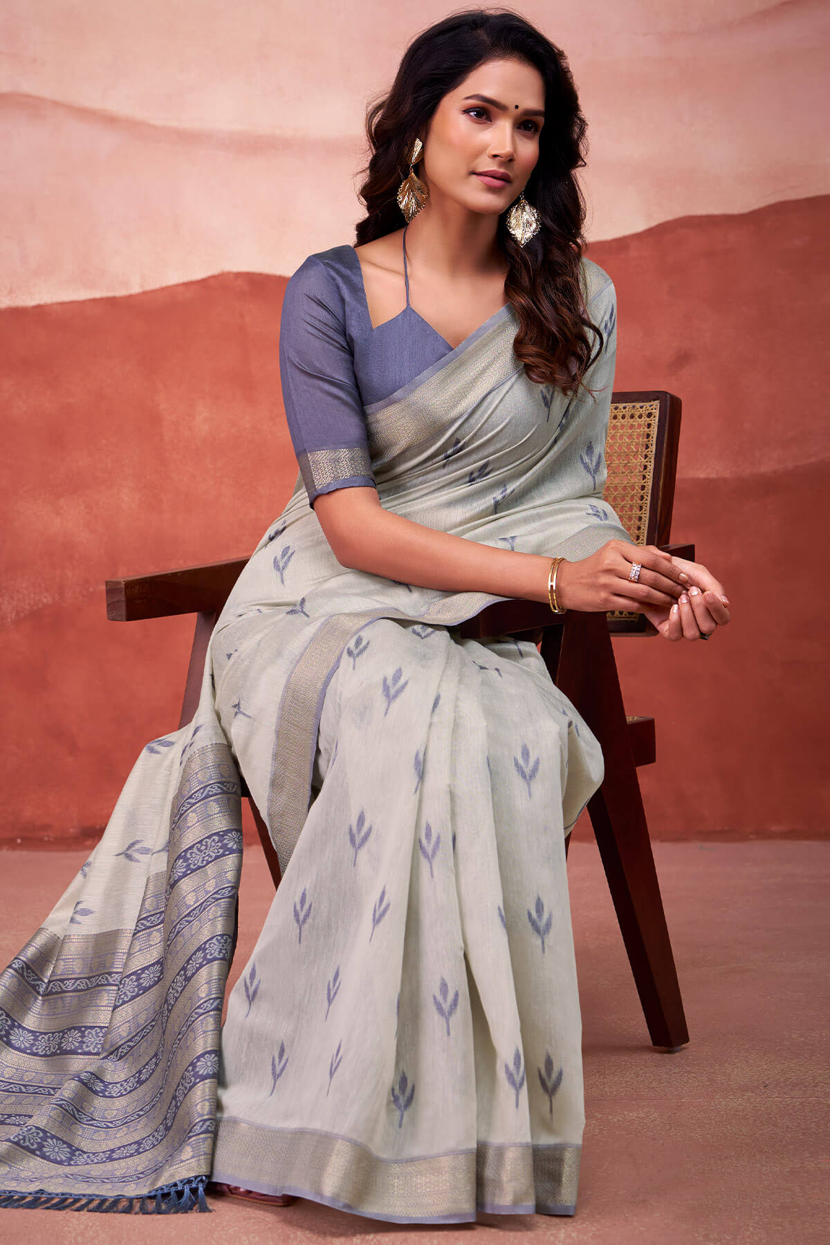 Innovative Grey Cotton Silk Saree With Seraglio Blouse Piece