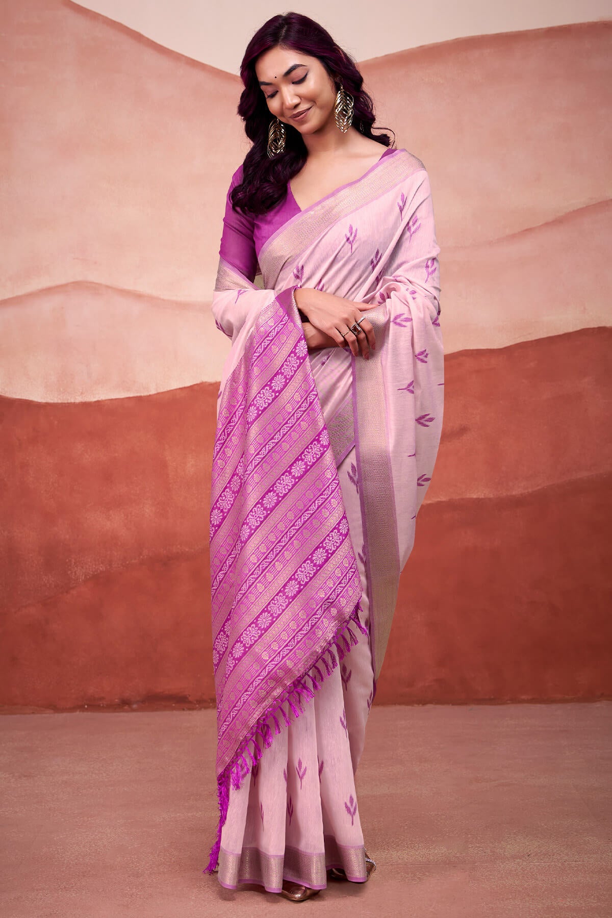 Scintillating Lavender Cotton Silk Saree With Precious Blouse Piece