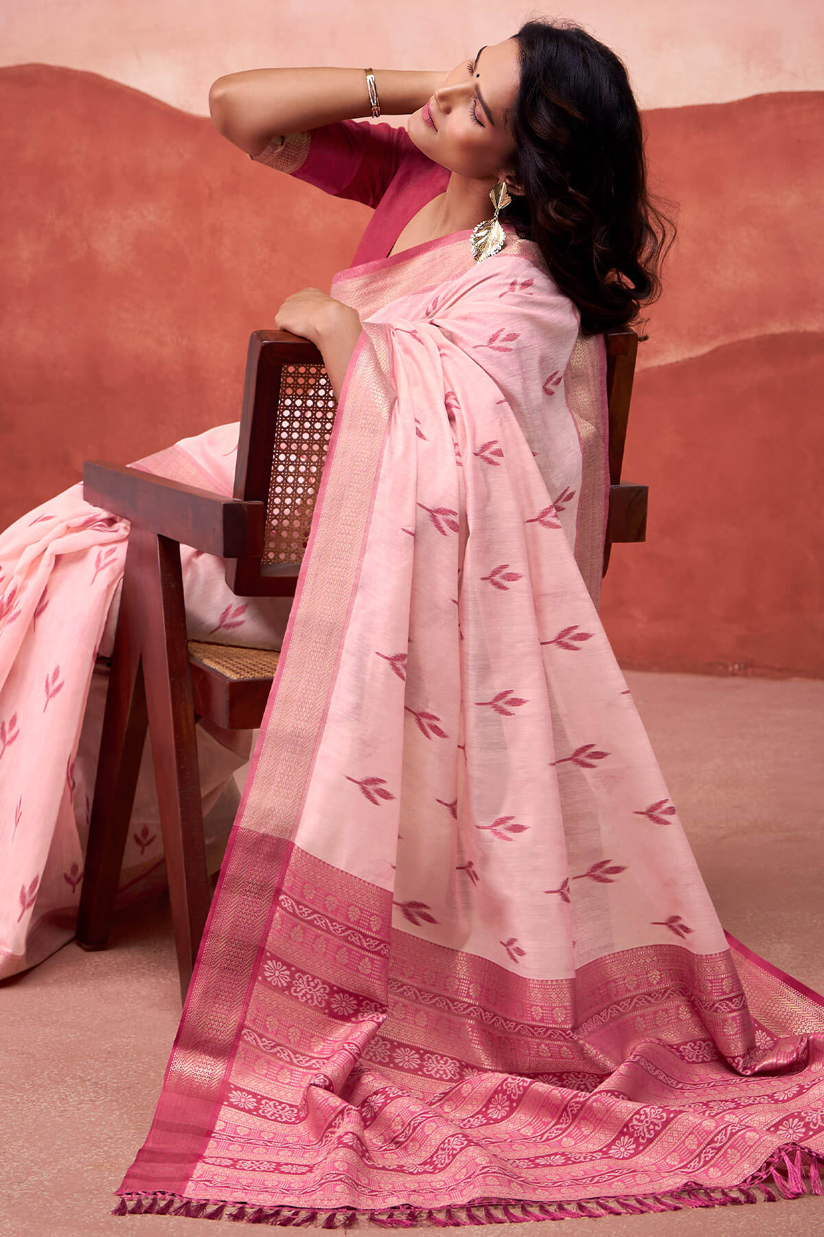 Scrupulous Pink Cotton Silk Saree With Beleaguer Blouse Piece