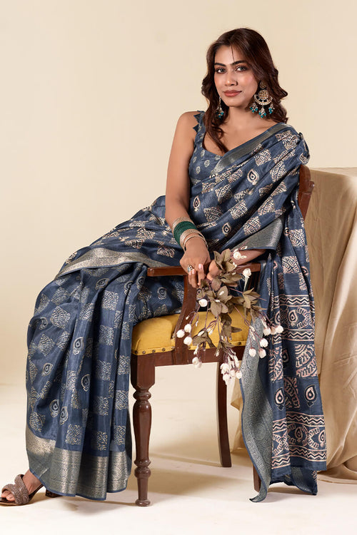 Load image into Gallery viewer, Prettiest Blue Foil Printed Dola Silk Saree With Entrancing Blouse Piece
