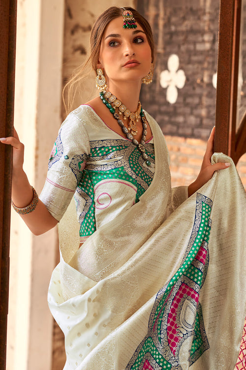 Load image into Gallery viewer, Gossamer Beige Soft Banarasi Silk Saree With Sempiternal Blouse Piece
