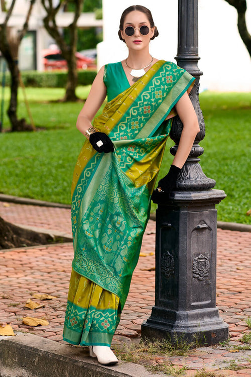 Load image into Gallery viewer, Scrumptious Mehndi Soft Banarasi Silk Saree With Splendorous Blouse Piece
