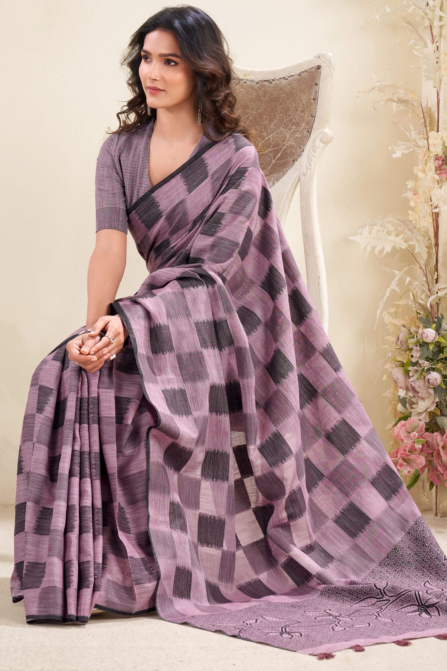 Flattering Lavender Cotton Silk Saree With Sempiternal Blouse Piece