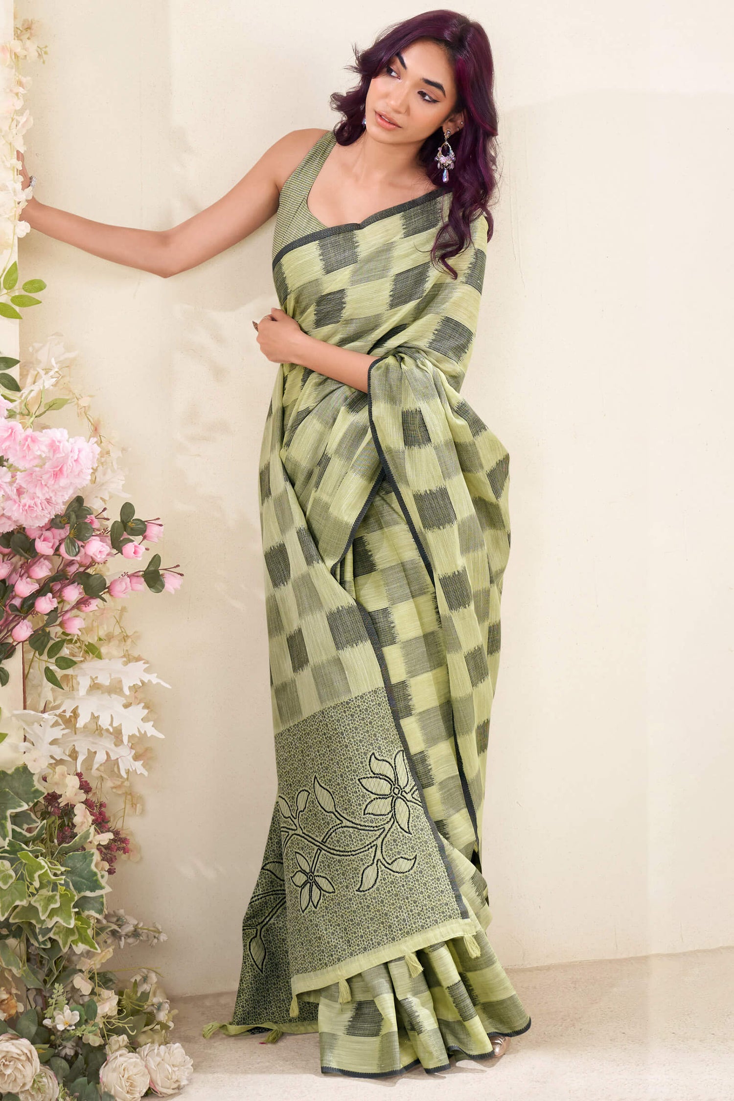 Stylish Green Cotton Silk Saree With Innovative Blouse Piece