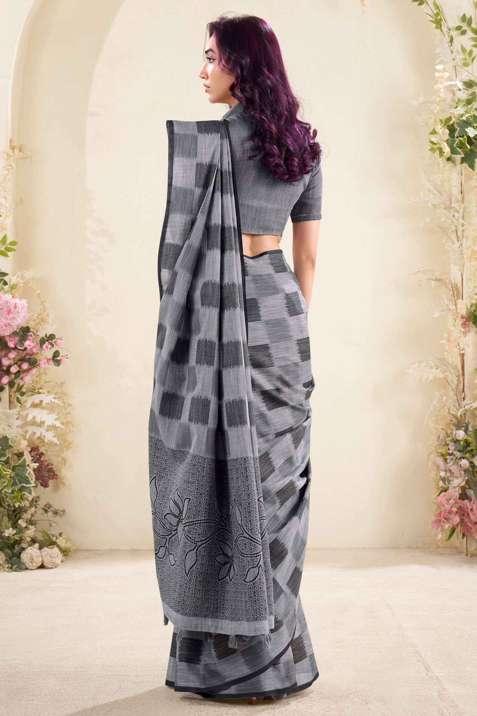 Exquisite Grey Cotton Silk Saree With Comely Blouse Piece