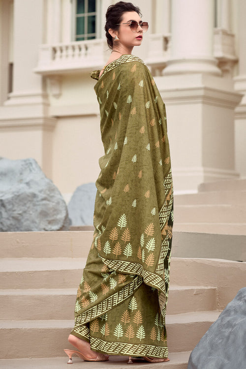 Load image into Gallery viewer, Evanescent Mehndi Printed Mul Cotton Saree With Serendipity Blouse Piece
