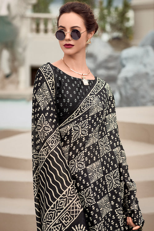 Load image into Gallery viewer, Cynosure Black Printed Mul Cotton Saree With Beleaguer Blouse Piece
