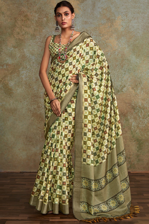 Load image into Gallery viewer, Jubilant Pista Digital Printed Soft Silk Saree With Pulsating Blouse Piece
