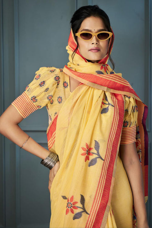 Load image into Gallery viewer, Ineffable Yellow Cotton Silk Saree With Nectarous Blouse Piece
