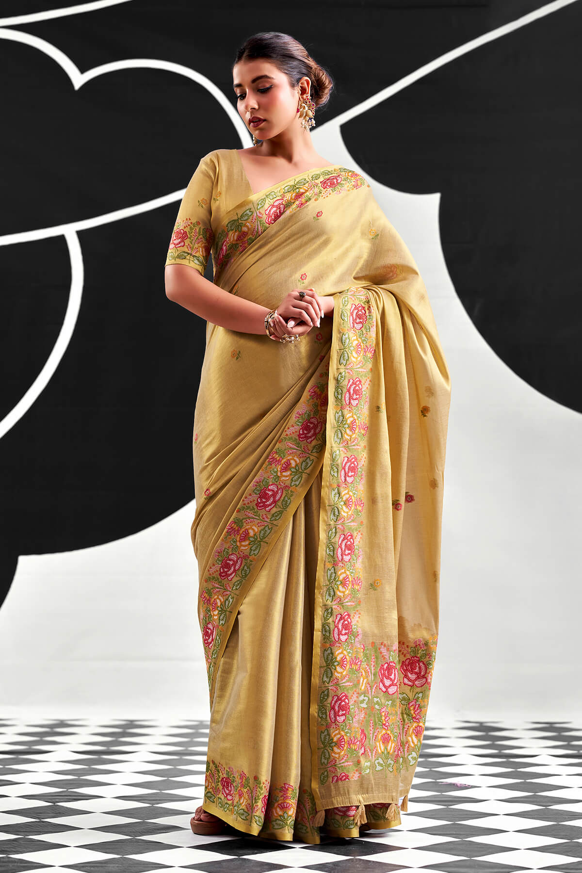 Extraordinary Beige Banarasi Tissue Silk Saree With Staring Blouse Piece