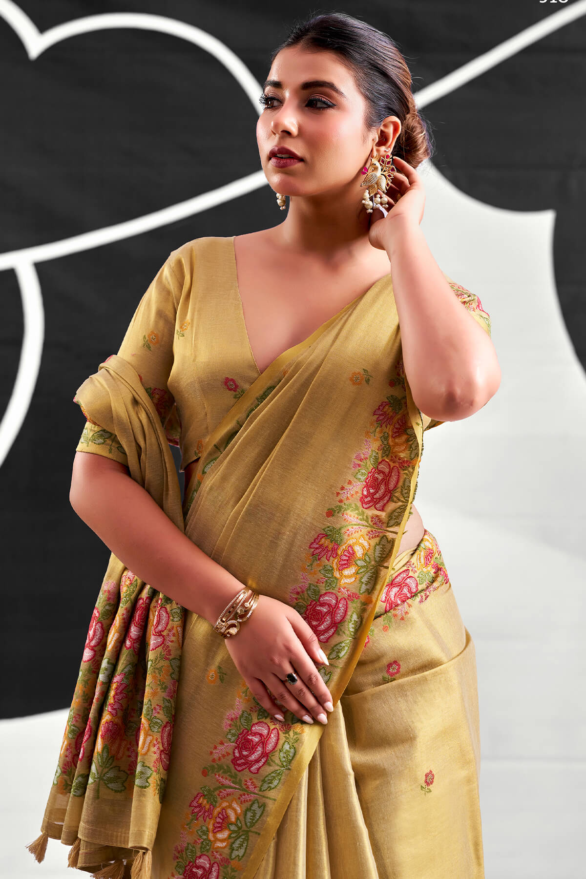 Extraordinary Beige Banarasi Tissue Silk Saree With Staring Blouse Piece