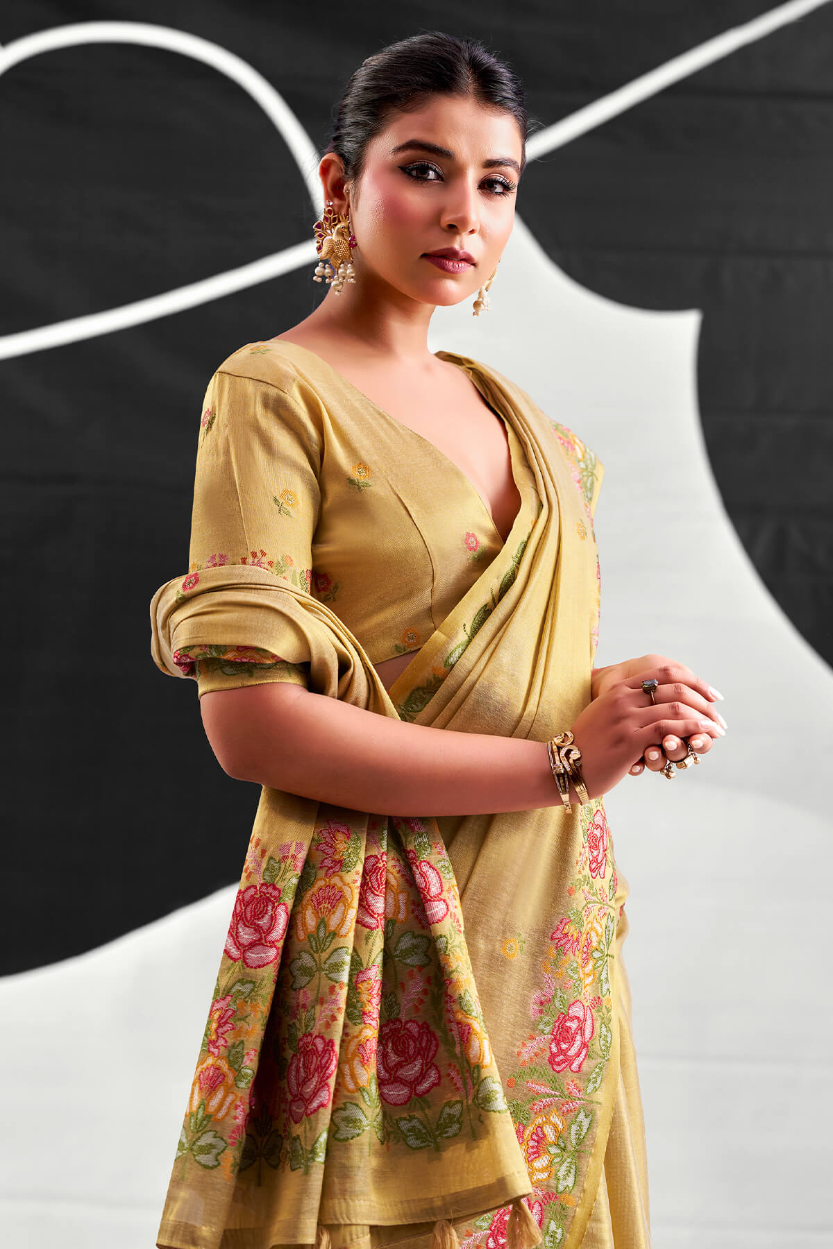Extraordinary Beige Banarasi Tissue Silk Saree With Staring Blouse Piece