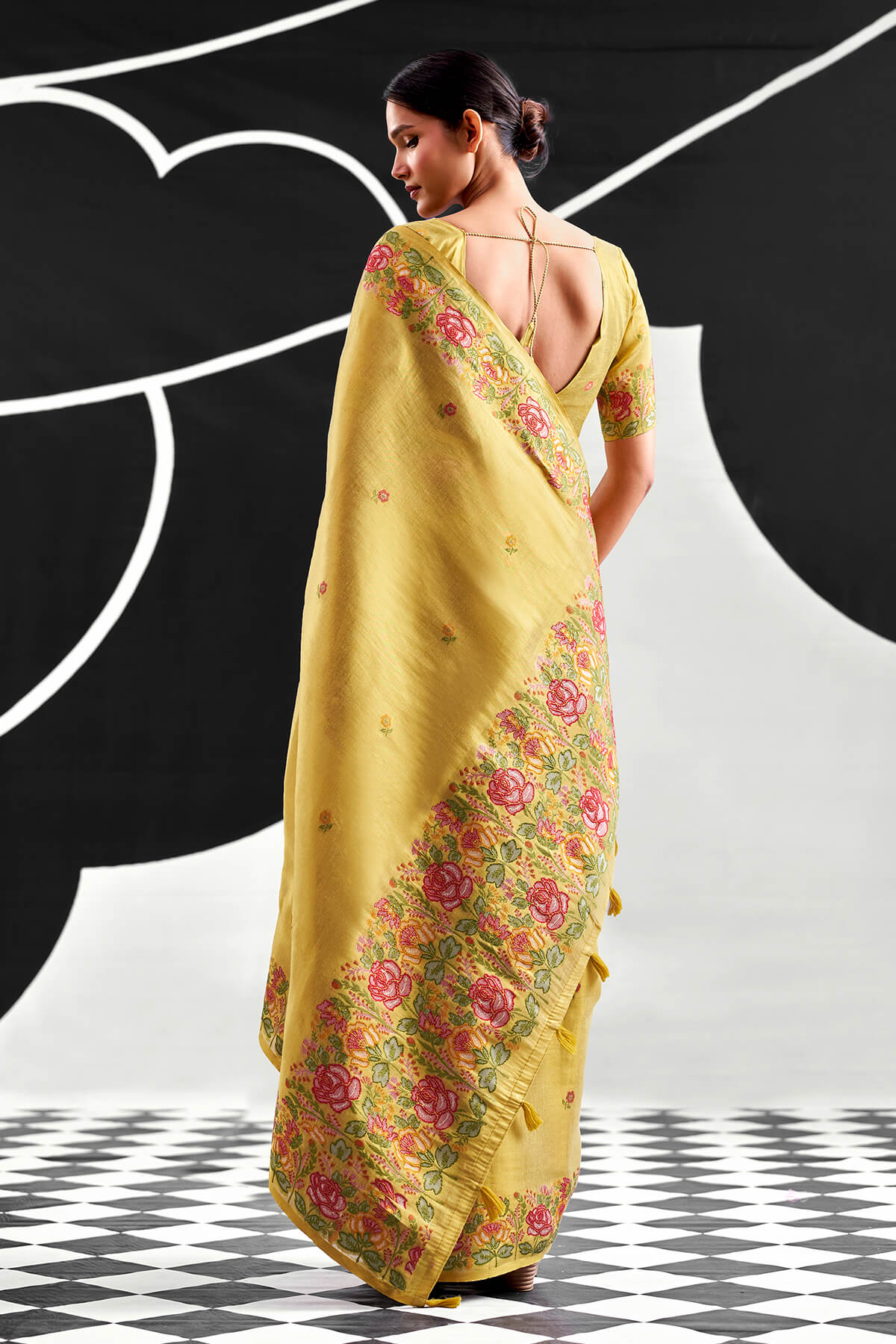 Excellent Yellow Banarasi Tissue Silk Saree With Alluring Blouse Piece