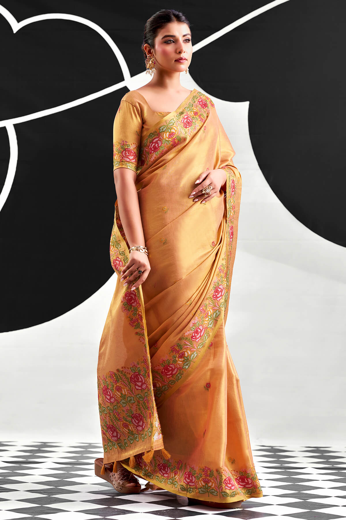 Aplomb Peach Banarasi Tissue Silk Saree With Beguiling Blouse Piece