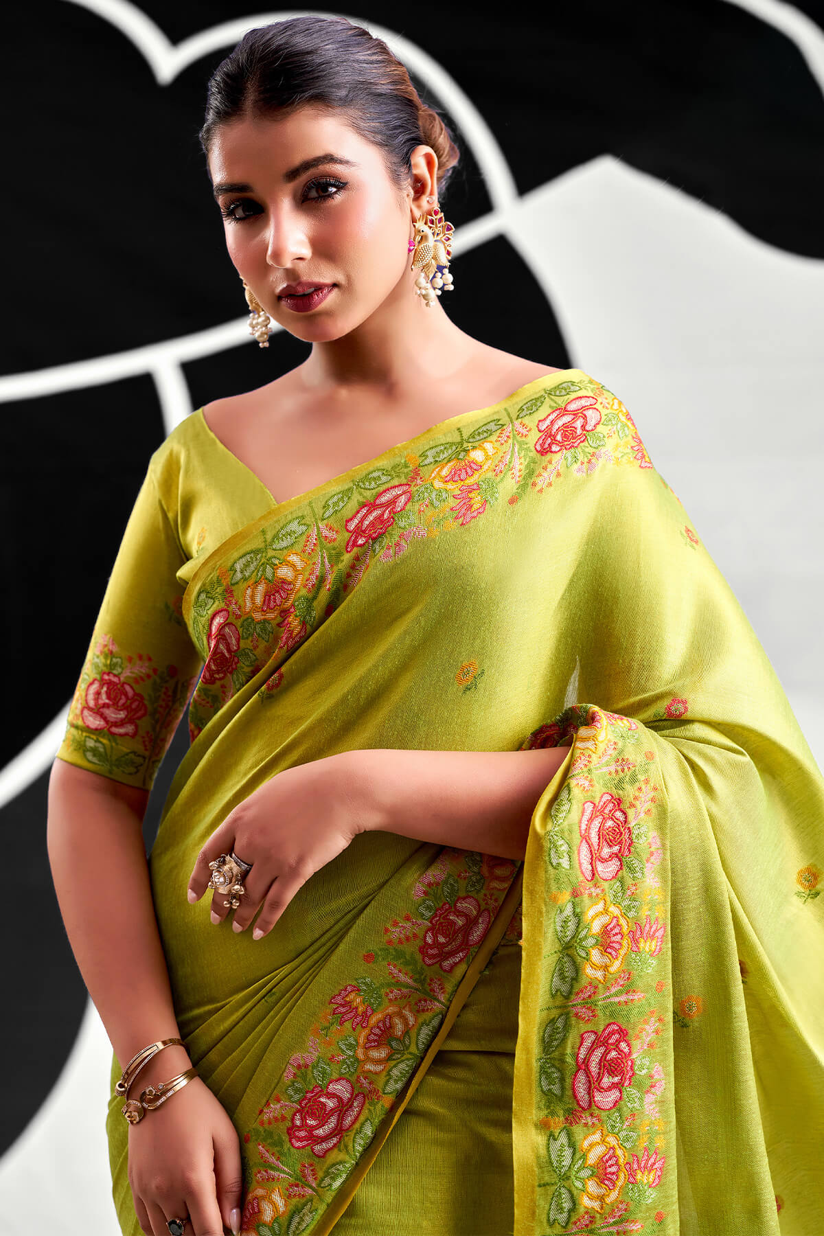 Verdant Green Banarasi Tissue Silk Saree With Glowing Blouse Piece