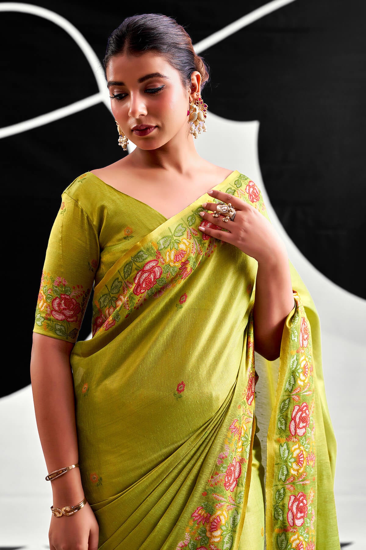 Verdant Green Banarasi Tissue Silk Saree With Glowing Blouse Piece