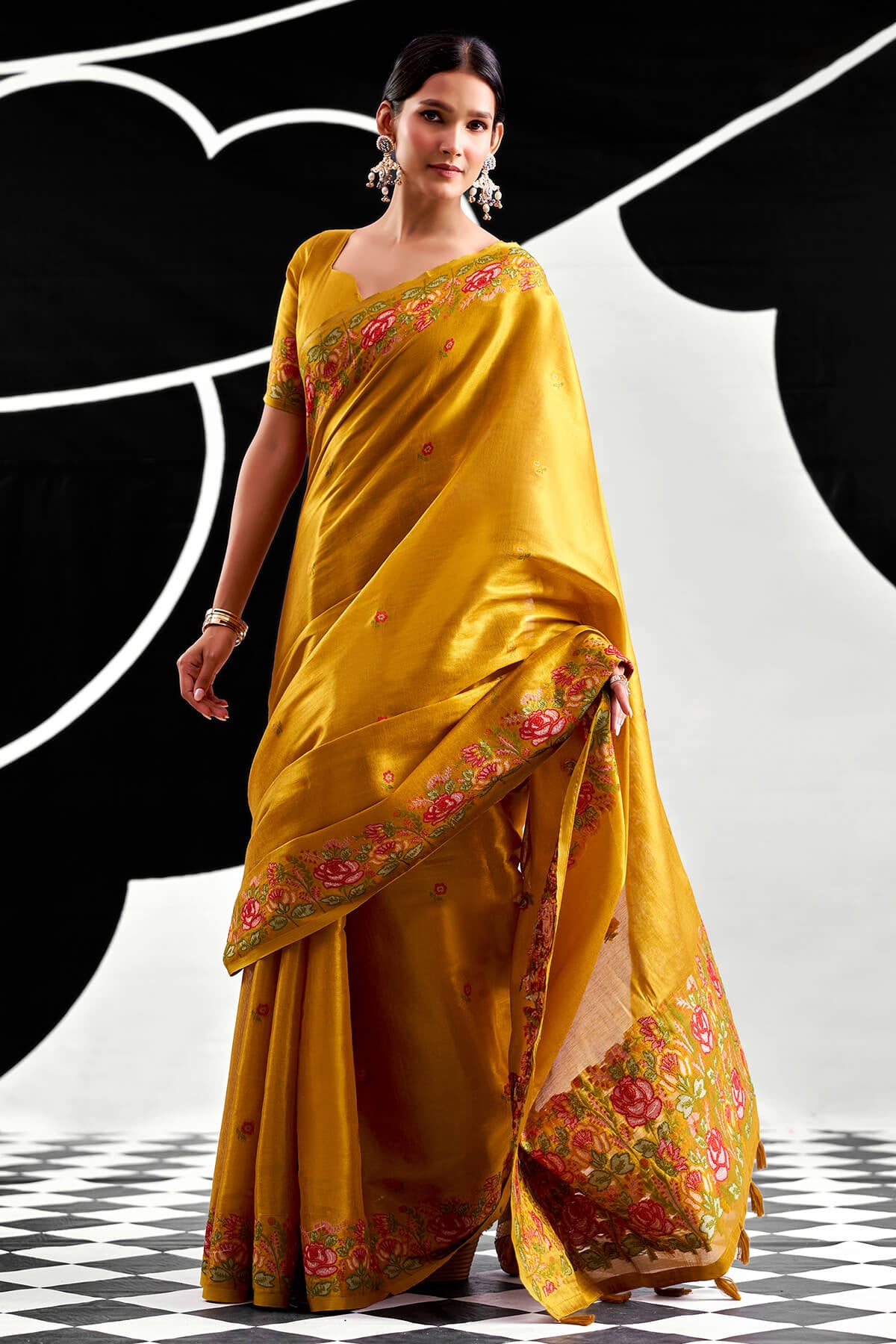 Prettiest Golden Banarasi Tissue Silk Saree With Majesty Blouse Piece