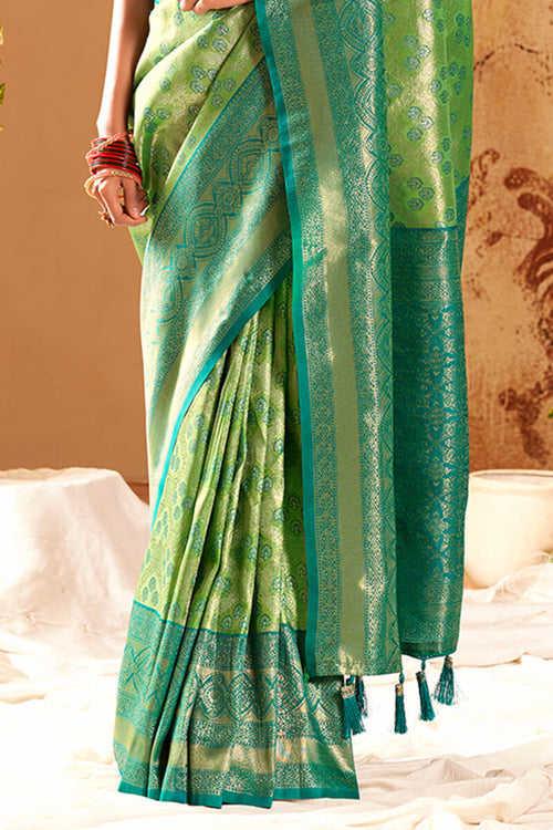 Load image into Gallery viewer, Alluring Green Kanjivaram Silk Saree With Resonant Blouse Piece
