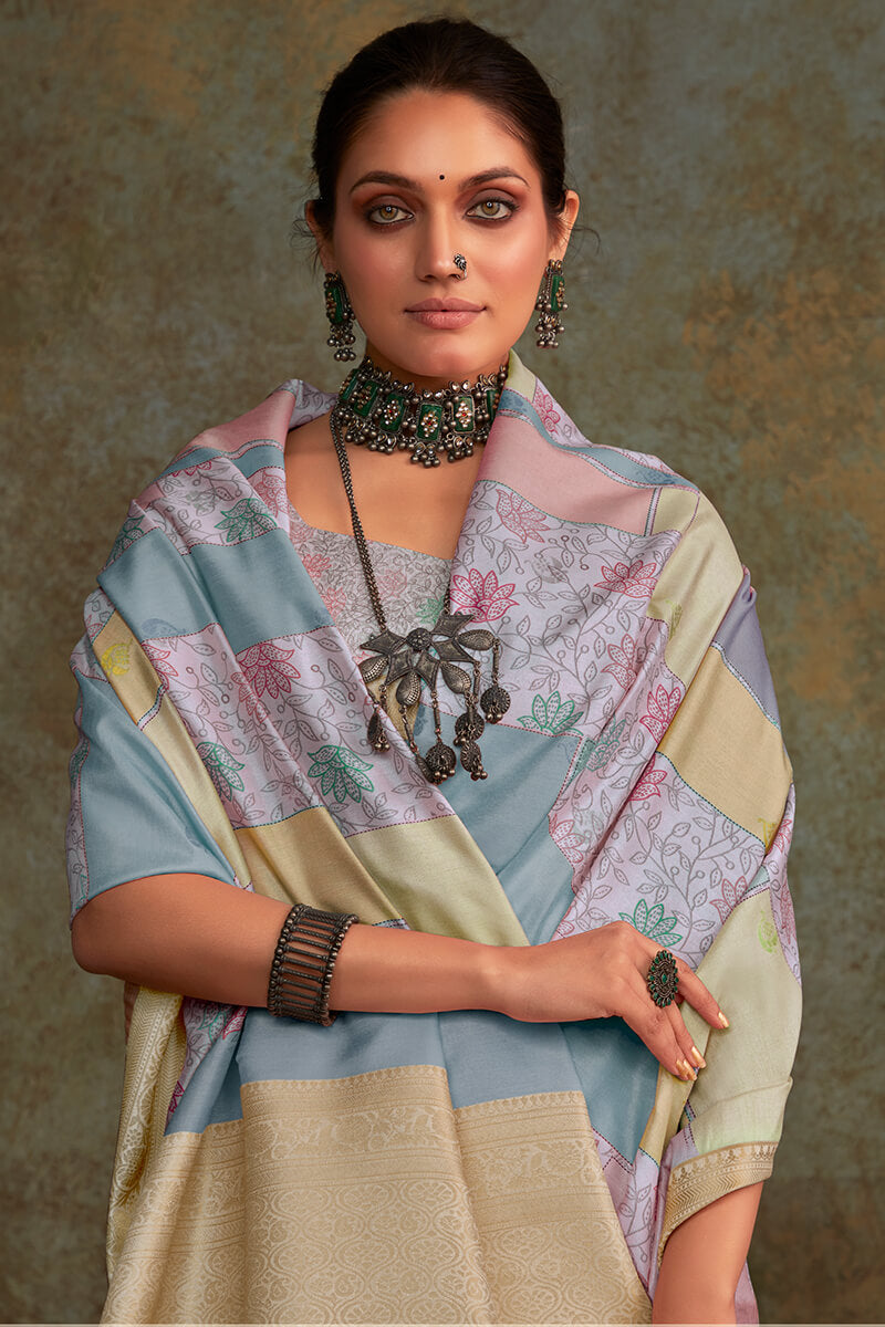 Susurrous Lavender Digital Printed Soft Silk Saree With Confounding Blouse Piece