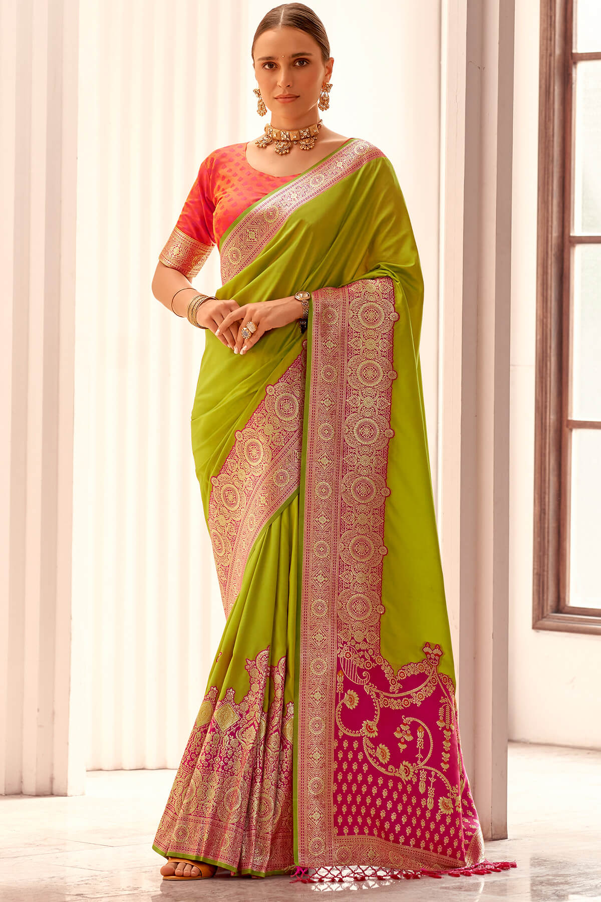 Gorgeous Green Soft Banarasi Silk Saree With Sempiternal Blouse Piece