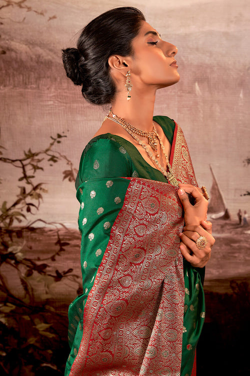 Load image into Gallery viewer, Blissful Dark Green Soft Banarasi Silk Saree With Inspiring Blouse Piece
