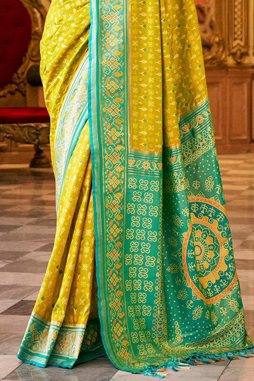 Load image into Gallery viewer, Mesmeric Lemon Soft Banarasi Silk Saree With Jazzy Blouse Piece
