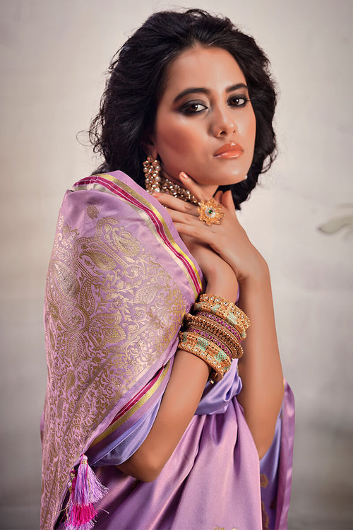 Load image into Gallery viewer, Majesty Lavender Soft Banarasi Silk Saree With Flameboyant Blouse Piece
