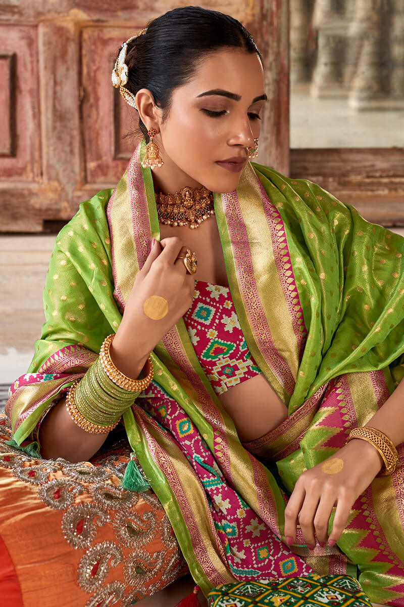 Arresting Green Soft Banarasi Silk Saree With Ravishing Blouse Piece