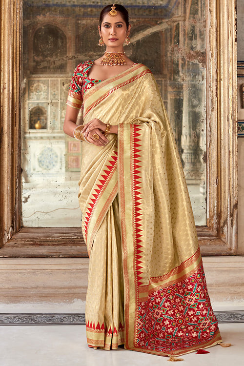 Load image into Gallery viewer, Excellent Beige Soft Banarasi Silk Saree With Dalliance Blouse Piece
