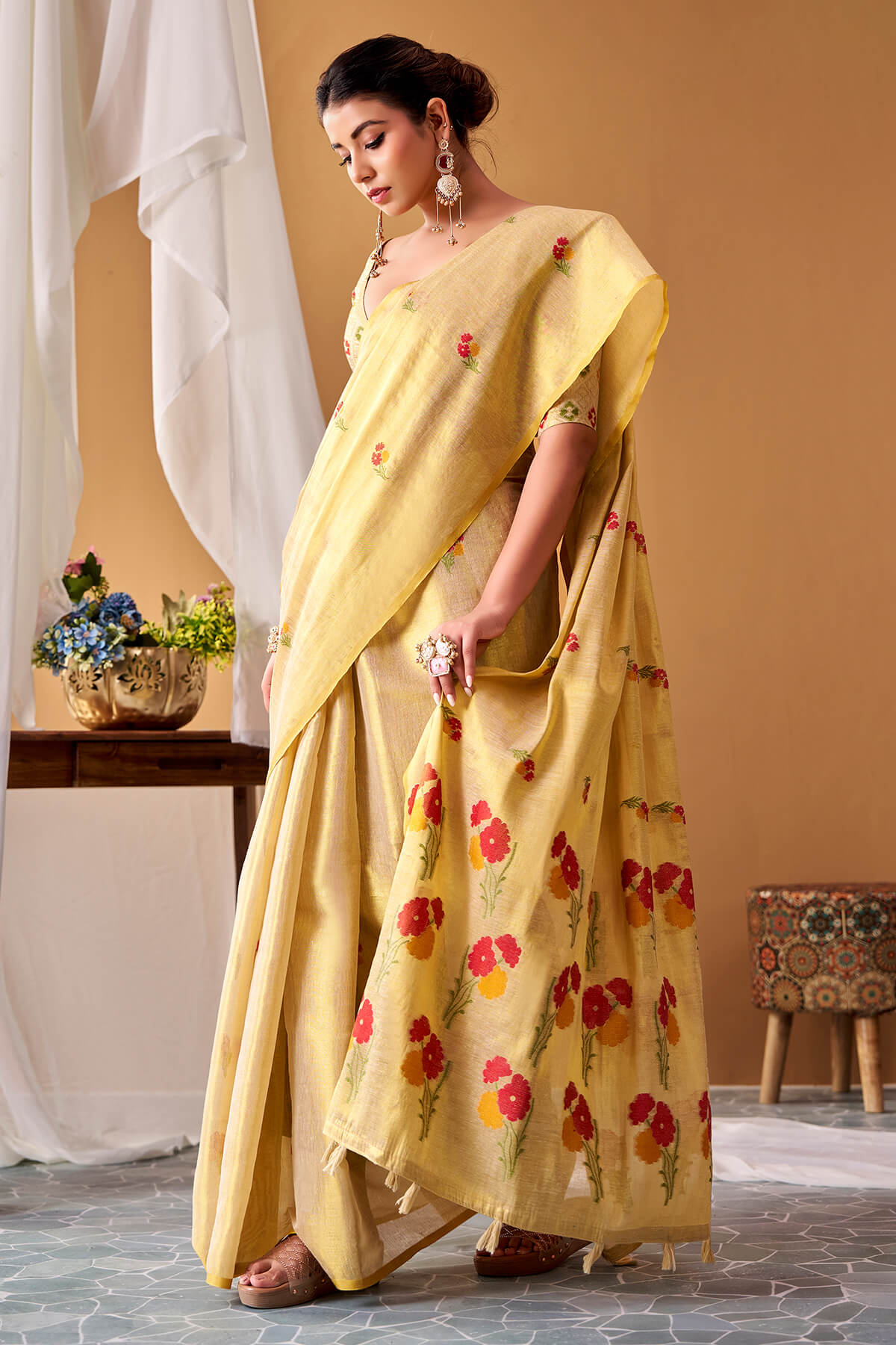 Lustrous Beige Banarasi Tissue Silk Saree With Scrumptious Blouse Piece