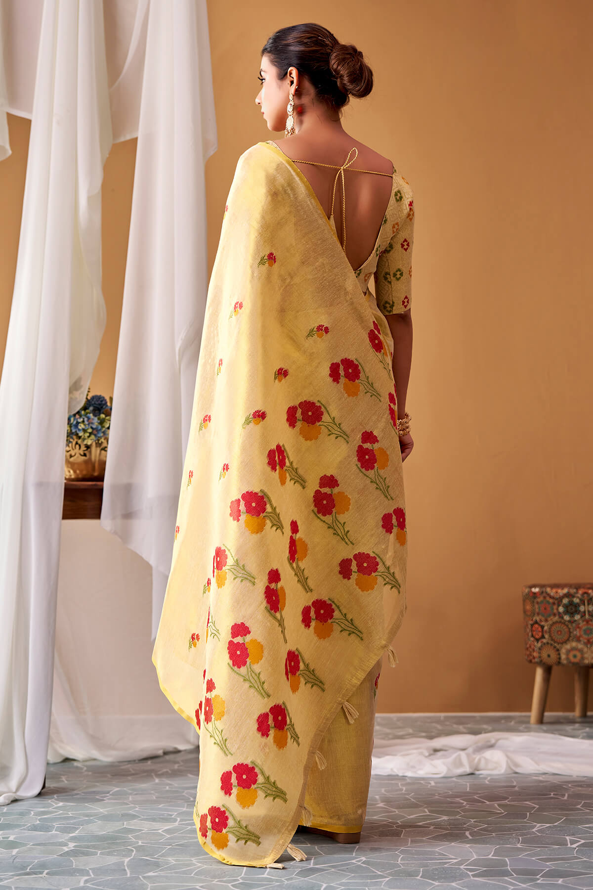 Lustrous Beige Banarasi Tissue Silk Saree With Scrumptious Blouse Piece
