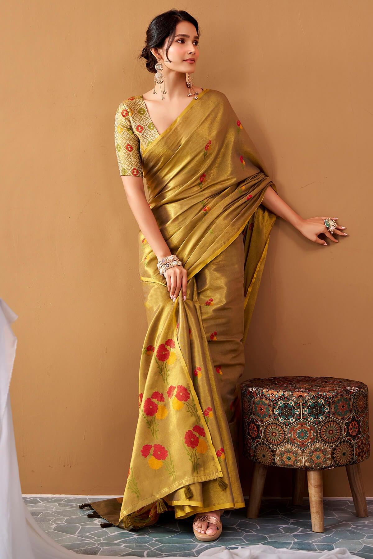 Groovy Mehndi Banarasi Tissue Silk Saree With Effulgent Blouse Piece